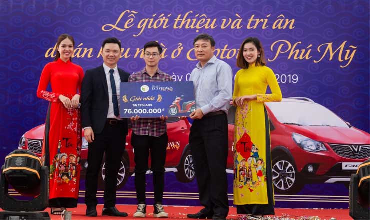 hon 200 khach hang tham du le gioi thieu du an ecotown phu my