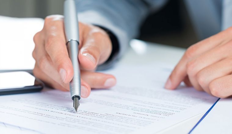 can luu y gi truoc khi dat but ky hop dong mua ban nha dat