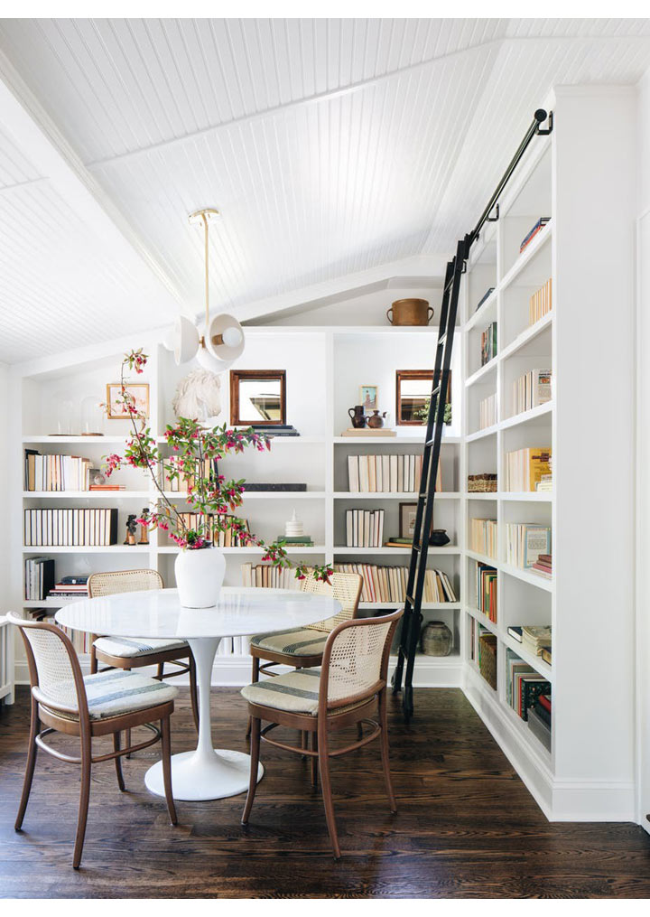 meo nho voi ke sach giup tan trang nha o dep an tuong, gia re beo