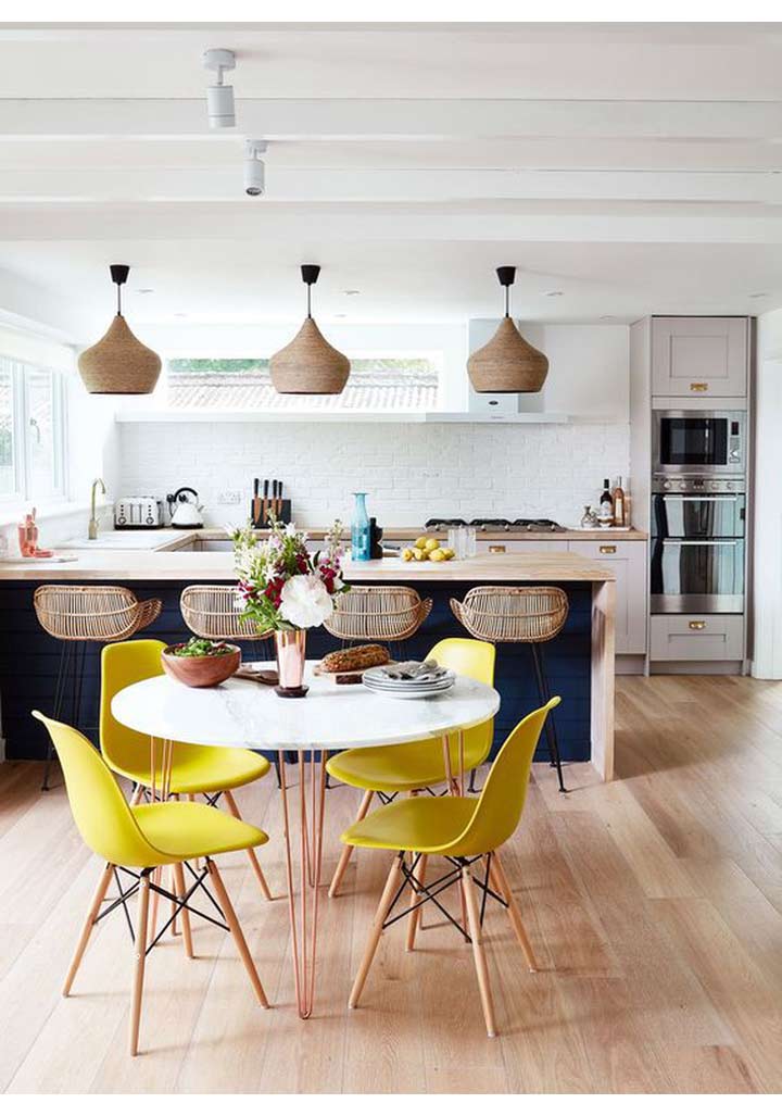 suoi am can bep nho voi phong cach noi that mien nhiet doi