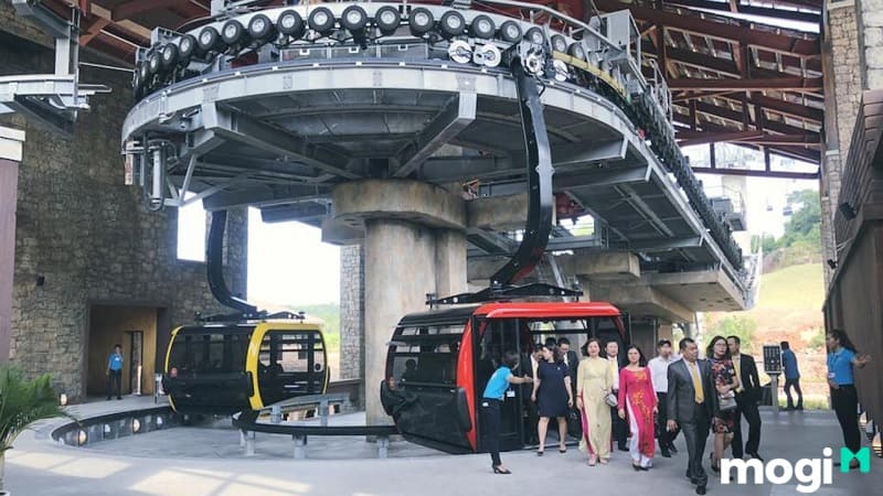 Bạn có thể mua vé khứ hồi hoặc mua vé combo để trải nghiệm.