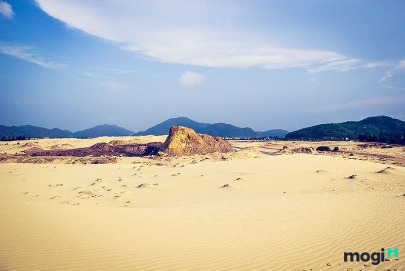 Sơ lược về đồi cát Phương Mai