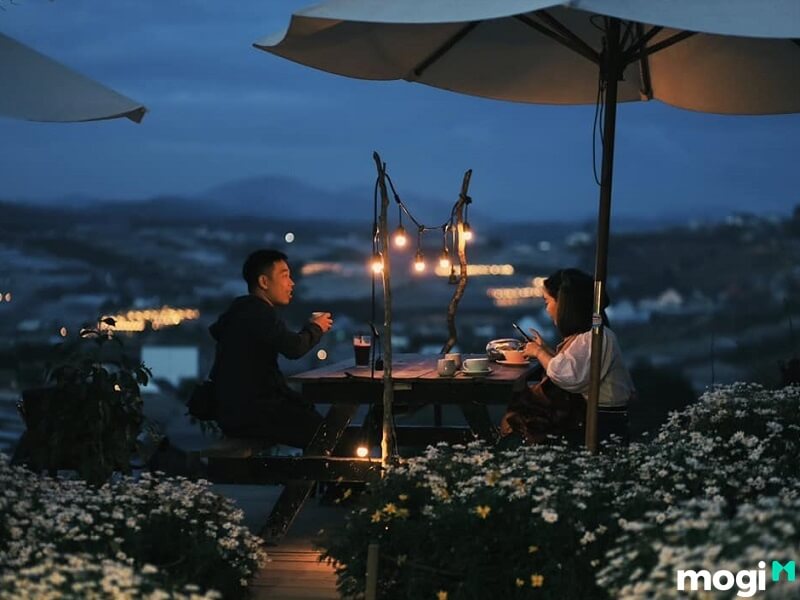 Cà phê Túi Mơ To khi về đêm