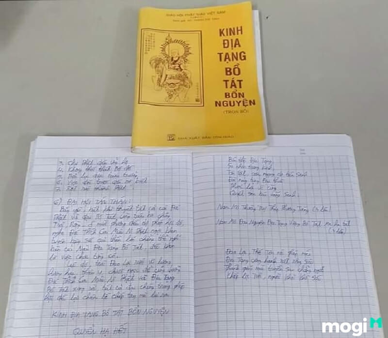 chép kinh và tự cầu cho bản thân và gia đình 