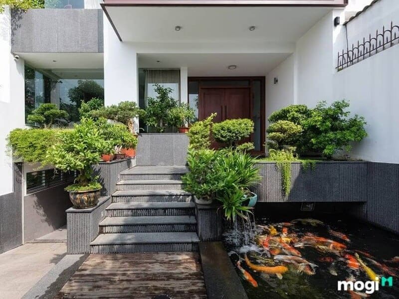 Xây hồ cá trước nhà đẹp