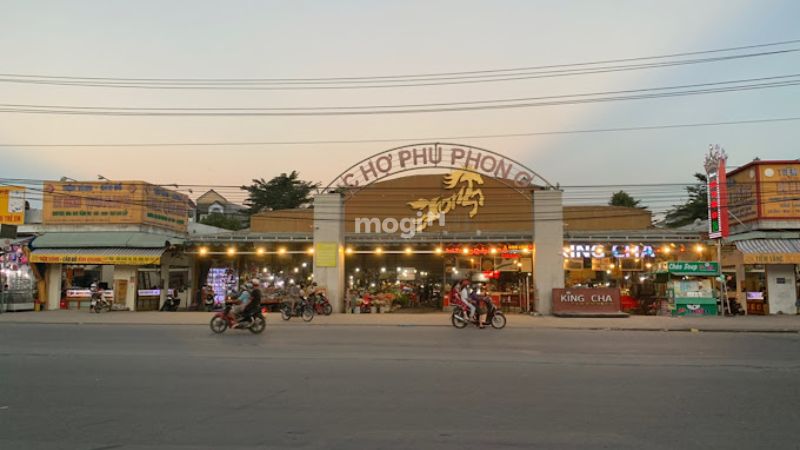 Hình minh hoạ: Chợ Phú Phong 