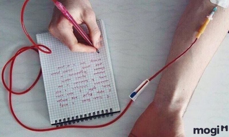 Nằm Mơ Thấy Máu Là Điềm Gì? Điềm Tốt Hay Xấu? Giải Mã Giấc Mơ 18 Nằm mơ thấy máu là điềm gì nếu chữ viết bằng máu?