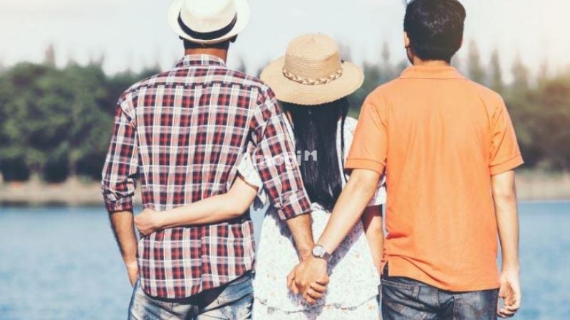 Mơ người yêu ngoại tình với người đồng giới