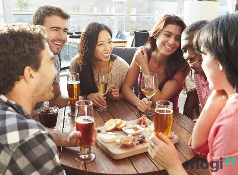 Chọn người hợp tuổi sẽ giúp bạn thuận lợi trong mọi việc, may mắn, vui vẻ hơn
