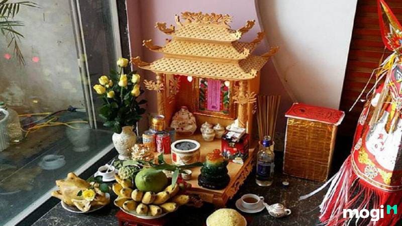 Sắp xếp bàn thờ thần tài chuẩn phong thủy, chiêu tài đón lộc 5 Cầm xem hướng để đặt bàn thờ