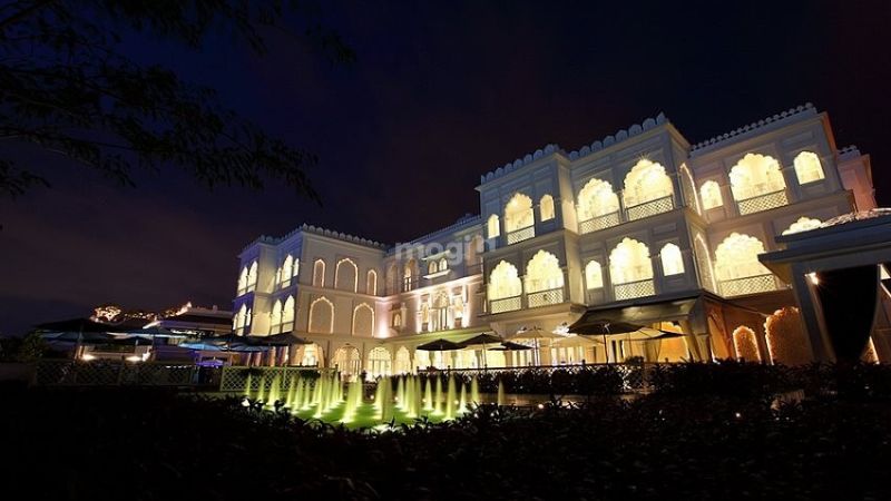 Biệt thự trắng Tajmasago