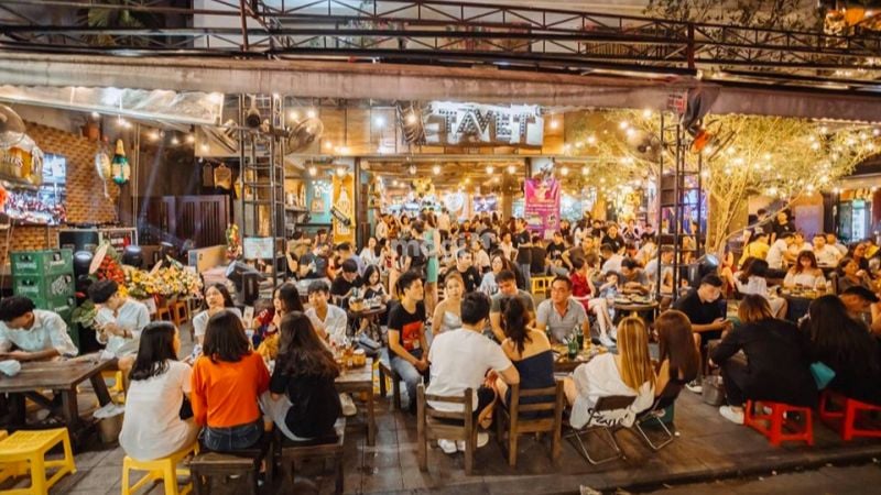 Không gian ngoài trời ngày càng trở thành yếu tố được ưa chuộng trong mô hình kinh doanh F&B hiện đại