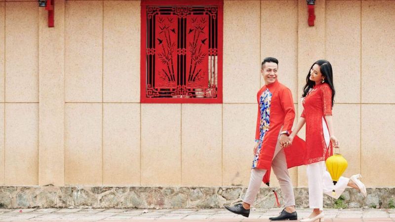 Tuổi Xông Đất 2026: Bảng Tra Cứu Tuổi Tốt Tuổi Kỵ Chi Tiết 5 Người xông đất nên xuất hành hướng tốt để gia tăng may mắn trong năm mới (Nguồn: Báo Phật Giáo)