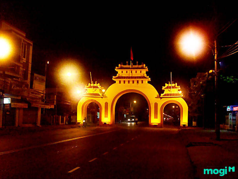 Cổng tam quan Rạch Giá có thiết kế 1-0-2
