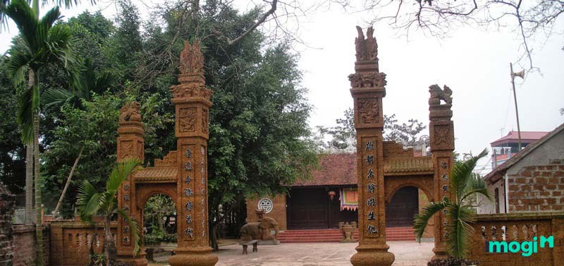 Cổng tam quan cổ cực độc đáo