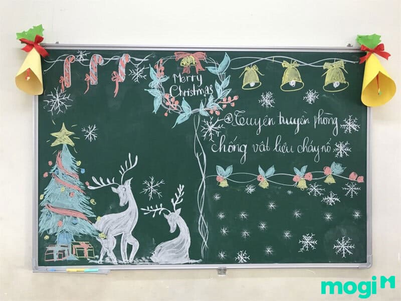 Trang trí Noel cho lớp học bằng hình vẽ trên bảng
