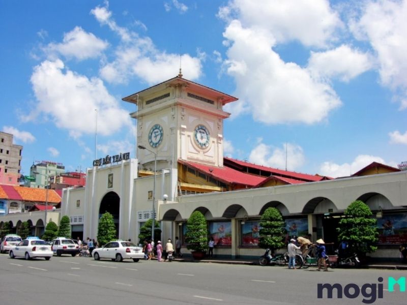 Kiến Trúc Pháp Và Những Đặc Trưng Nổi Bật Bạn Nhất Định Phải Biết! 19 Chợ bến Thành là công trình được xây dựng khi người Pháp đến Gia Định